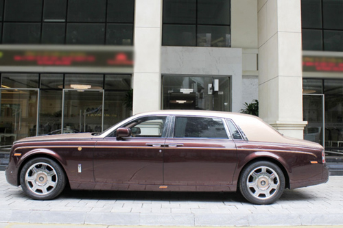 Rolls-Royce Phantom Lửa thiêng &#39;chưa biển&#39; xuống phố - 3