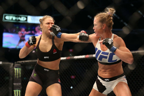 Holly Holm: Từ kẻ bị hắt hủi đến tân nữ hoàng UFC - 1
