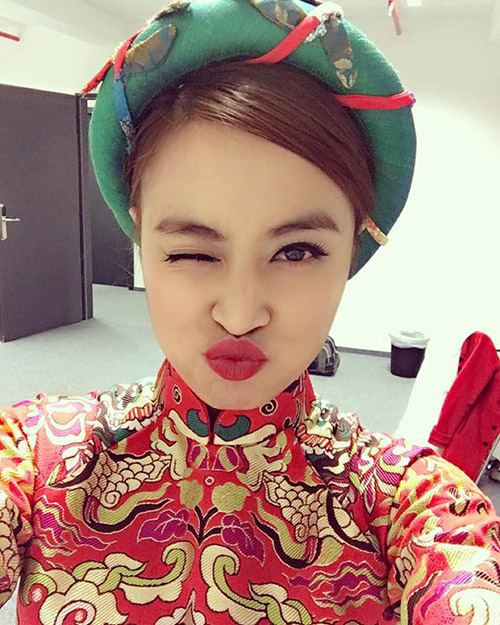 Facebook sao 16/11: Hà Hồ khoe "người đàn ông duy nhất" - 5