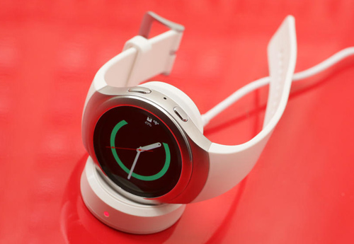 Đánh giá Samsung Gear S2: Dáng đẹp, thiết kế xoay siêu “độc” - 6