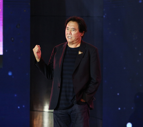 Tác giả "Cha Giàu, Cha Nghèo" chia sẻ cách làm giàu - 1