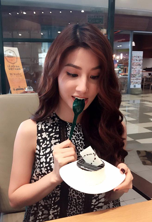 Facebook sao 17/11: MC Kỳ Duyên "sàm sỡ" Trấn Thành - 7