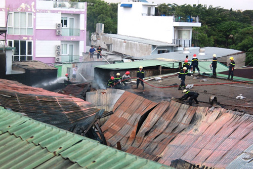 Xưởng tôm đông lạnh cháy dữ dội sau nhiều tiếng nổ - 3