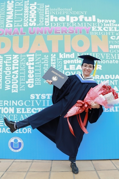 4 ca sĩ Việt có bằng đại học “chẳng liên quan” - 3