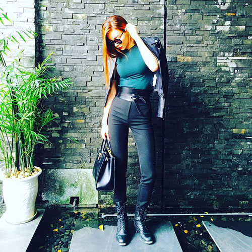 Facebook sao 18/11: Tóc Tiên "không thẳng được thì xéo" - 14