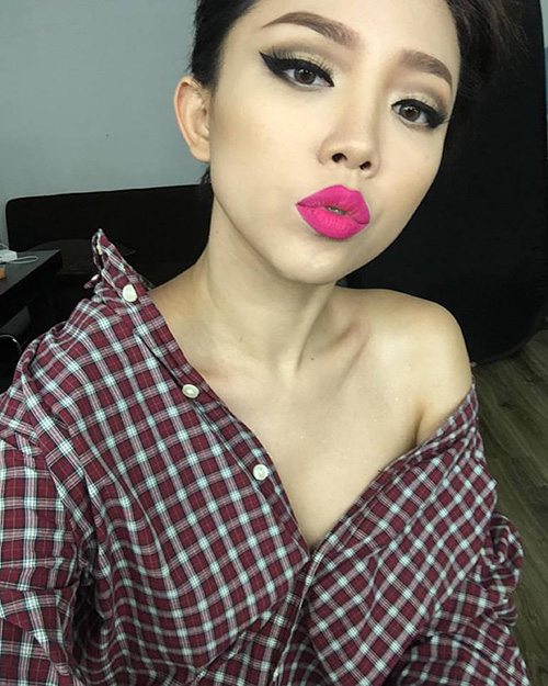 Facebook sao 18/11: Tóc Tiên "không thẳng được thì xéo" - 1