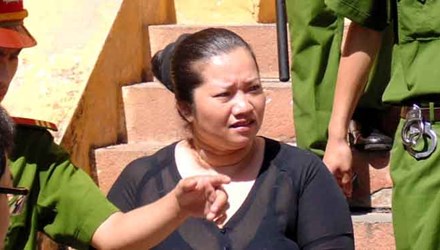 Vợ bí thư xã giết người xù nợ lãnh thêm 5 năm tù - 1