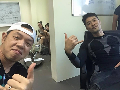 Facebook sao 18/11: Tóc Tiên "không thẳng được thì xéo" - 3