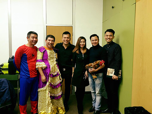 Facebook sao 18/11: Tóc Tiên "không thẳng được thì xéo" - 12