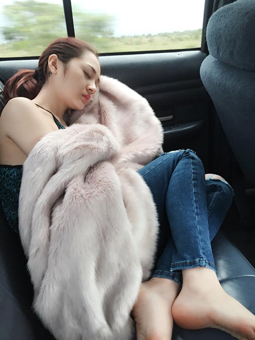 Facebook sao 19/11: Trường Giang, Nhã Phương lộ "vết nứt" - 9