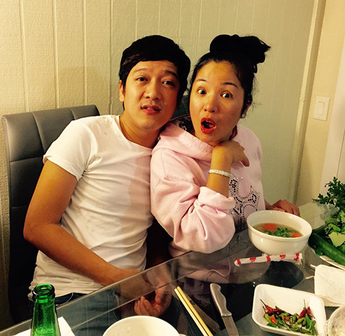 Facebook sao 19/11: Trường Giang, Nhã Phương lộ "vết nứt" - 11