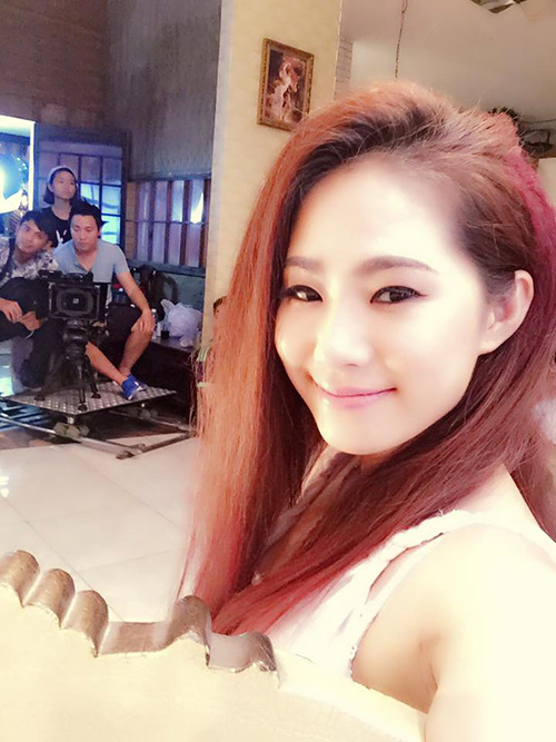 Facebook sao 19/11: Trường Giang, Nhã Phương lộ "vết nứt" - 12