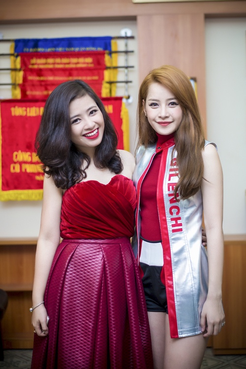 Chi Pu mặc áo có in tên của Gil Lê - 13