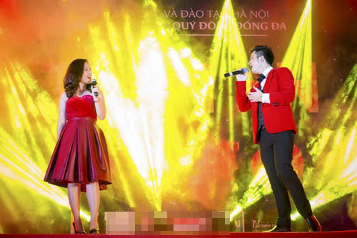 Chi Pu mặc áo có in tên của Gil Lê - 11