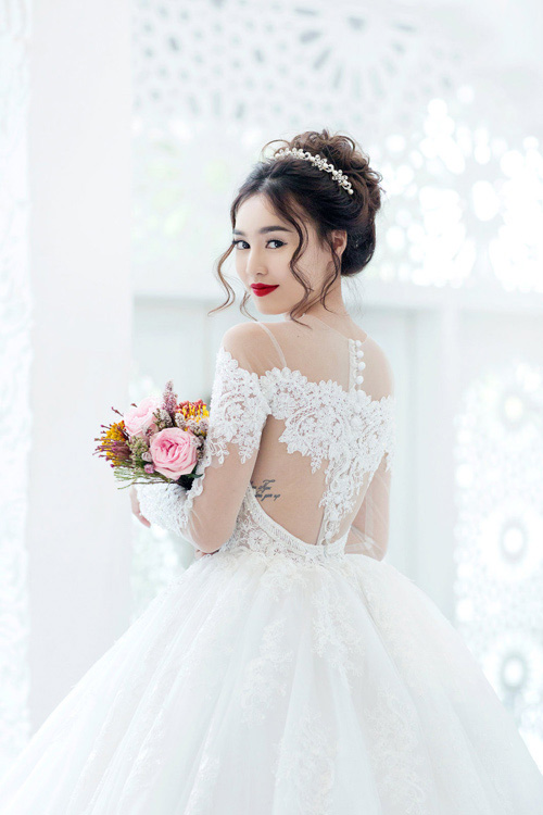 Cô gái xinh đẹp xăm kín người khoe ảnh váy cưới gây sốt mạng  Tin tức  Online