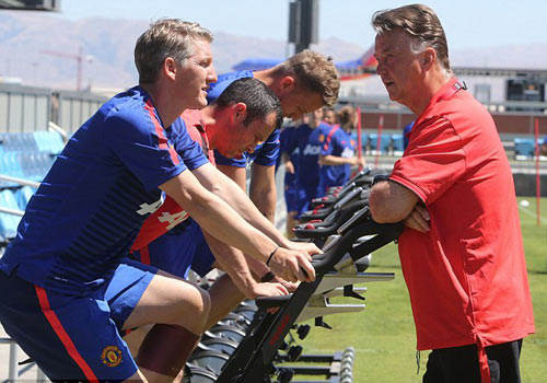 Van Gaal tự nhận là nhà cải cách trong huấn luyện - 2