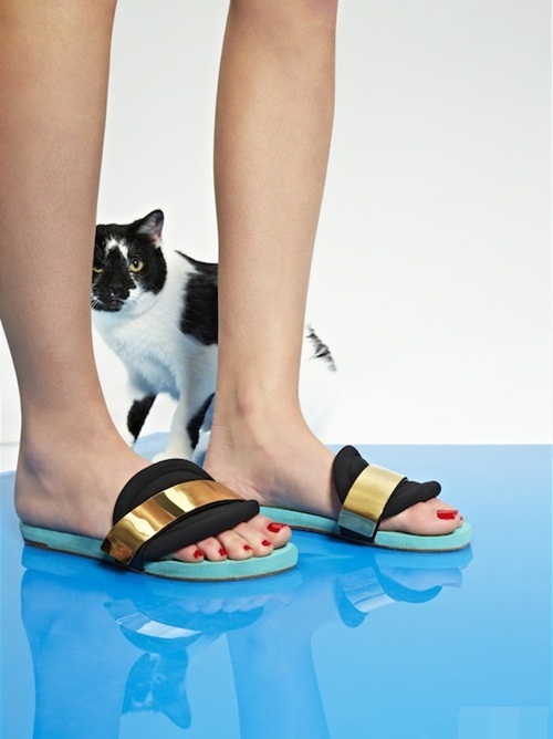 4 xu hướng thời trang dép lê mùa này - 7