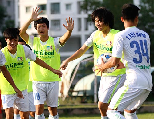 Chờ đấu U19 Hàn Quốc, Công Phượng tươi hết cỡ - 6