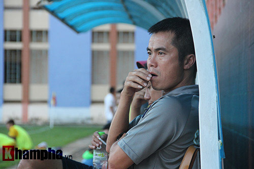 Thủ môn U21 Việt Nam làm HLV đội nhà “vò đầu bứt tai” - 14