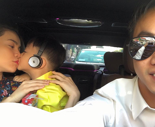 Facebook sao 20/11: Quốc Cường khoe gia đình hạnh phúc - 1