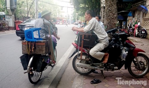 Những &#34;ám hiệu&#34; trong kinh doanh ở vỉa hè Hà Nội - 11