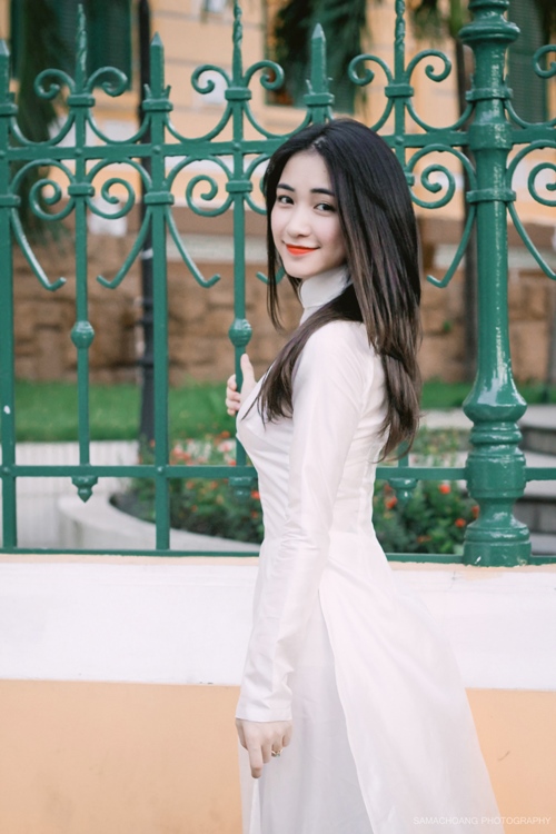 Hòa Minzy thướt tha áo dài xinh như thiên thần - 4