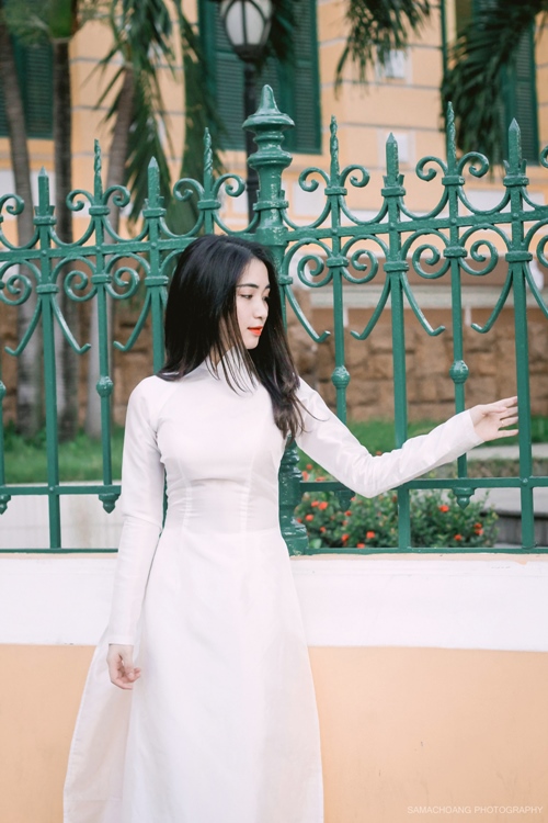 Hòa Minzy thướt tha áo dài xinh như thiên thần - 13