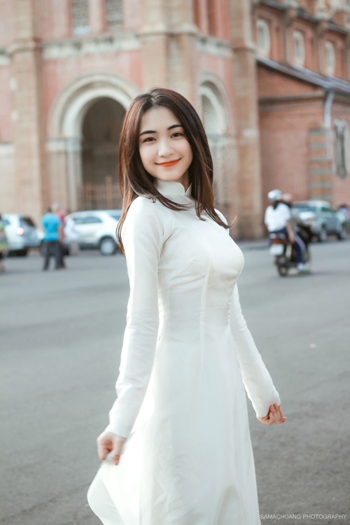 Hòa Minzy thướt tha áo dài xinh như thiên thần - 6