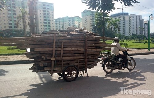 Phát hoảng &#34;siêu xe cồng kềnh đại náo&#34; đường phố Thủ đô - 6