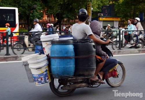 Phát hoảng &#34;siêu xe cồng kềnh đại náo&#34; đường phố Thủ đô - 10