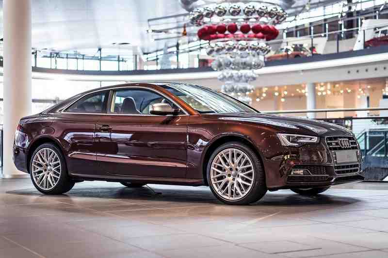 Audi S5 Coupe nổi &#34;bần bật&#34; trong màu áo mới - 2