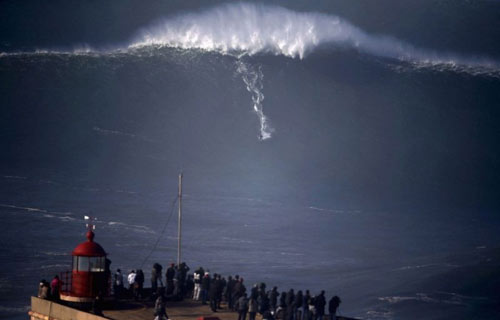 Xem sóng "quái vật" - trò giải trí dành cho kẻ bạo gan - 6