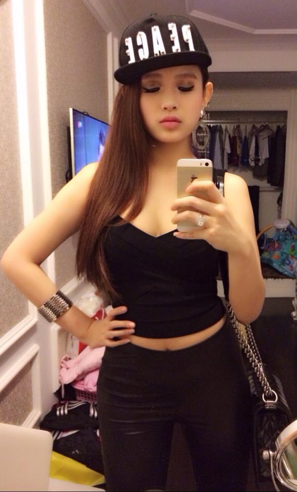 Loạt phụ kiện hàng hiệu trăm triệu của hot girl Việt - 14