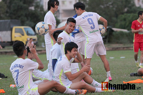 Công Phượng đã "tươi" trở lại để "chiến" U21 Myanmar - 11