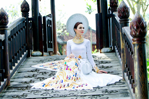 Lệ Quyên trượt giải Trang phục dân tộc đẹp nhất - 5
