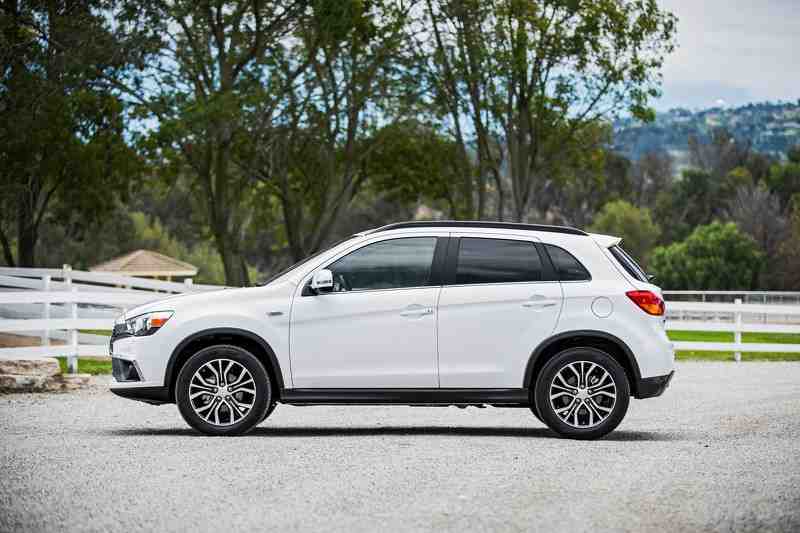 Mitsubishi Outlander Sport 2016 đã có giá - 4