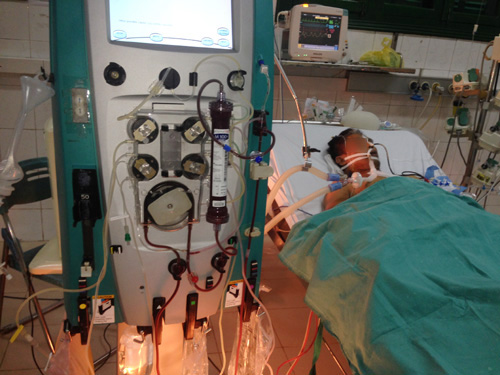 Xe ôm bị cướp đâm dao xuyên gáy xuống tim - 1
