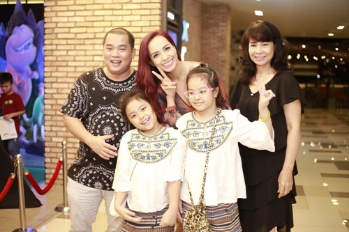 Bộ ba "Hoa vàng cỏ xanh" nhí nhảnh đi xem phim hoạt hình - 5