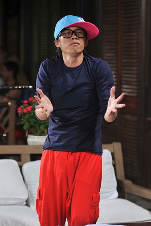 Những tạo hình "khó đỡ" nhất của Hoài Linh trên màn ảnh - 9