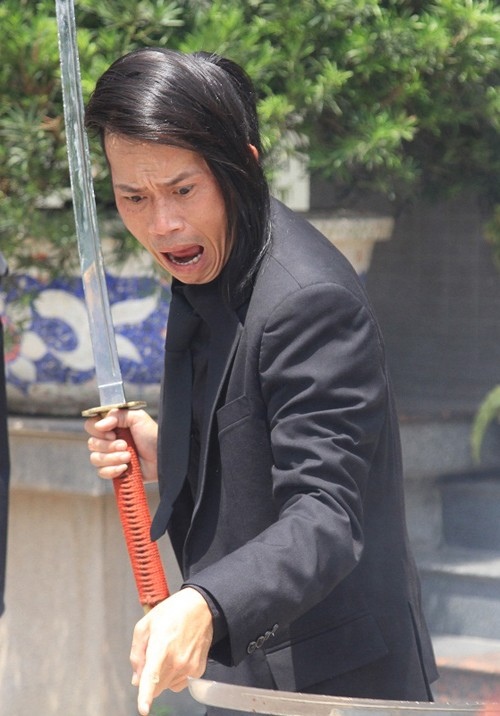 Những tạo hình "khó đỡ" nhất của Hoài Linh trên màn ảnh - 5