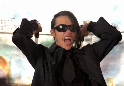 Những tạo hình "khó đỡ" nhất của Hoài Linh trên màn ảnh - 6