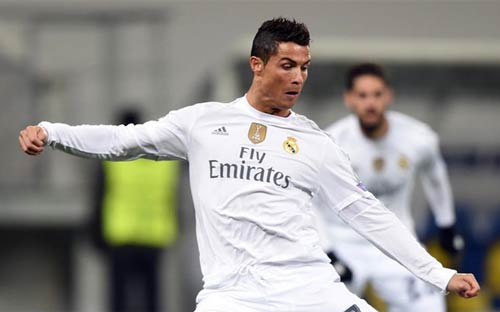 Khôi hài Ronaldo: Đảo chân, tự ngã & mất bóng - 1