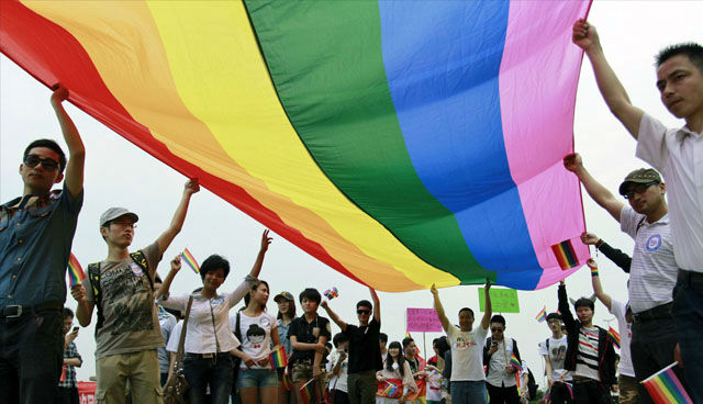 SGK Trung Quốc gọi đồng tính luyến ái là bệnh tâm thần - 1