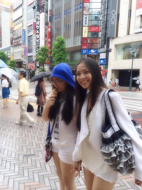 Facebook sao 27/11: Bằng Kiều thân mật bên vợ cũ - 11