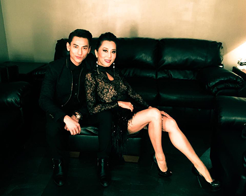 Facebook sao 27/11: Bằng Kiều thân mật bên vợ cũ - 5