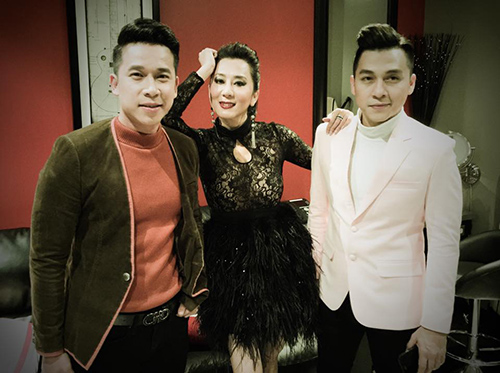 Facebook sao 27/11: Bằng Kiều thân mật bên vợ cũ - 6