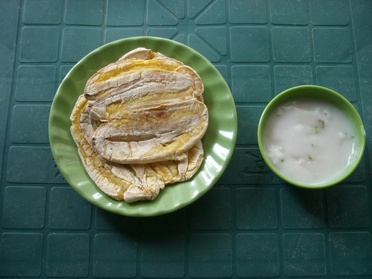 Chuối đập nước cốt dừa, ngon "bá cháy" - 3