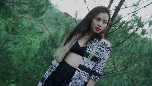 Phương Trinh Jolie tự đánh mất tình yêu trong MV mới - 6