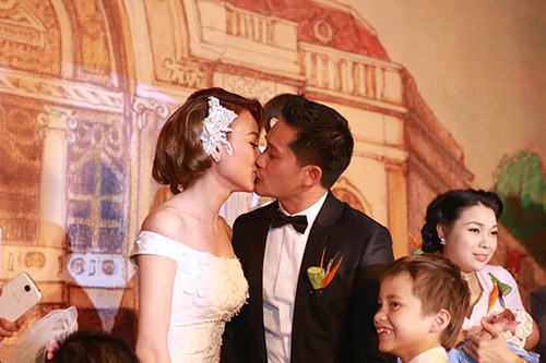 Phận khác nhau của 4 mỹ nhân showbiz giấu kín "một nửa" - 8