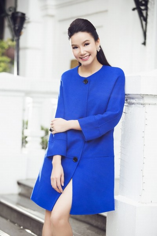 Người đẹp "Cầu vồng tình yêu" dạo phố đầu đông HN - 3